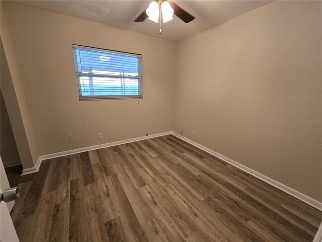 Building Photo - 4428 W Varn Ave