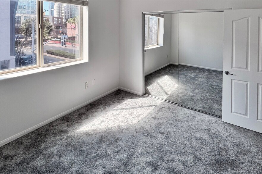 Building Photo - 235 Market St