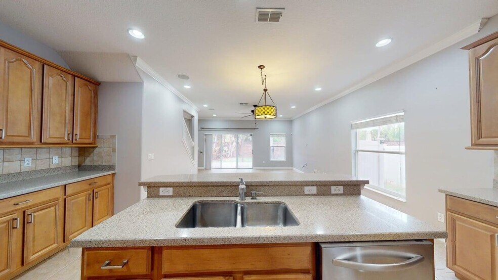 Building Photo - 5108 Legacy Oaks Dr