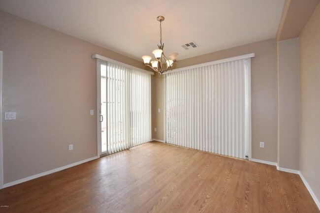 Building Photo - 4757 E Woodside Way