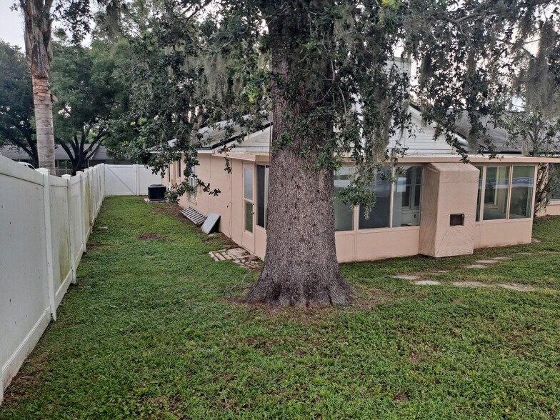 Building Photo - 811 Granite Rd