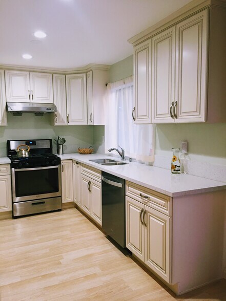 Kitchen area - 999 San Pasqual St