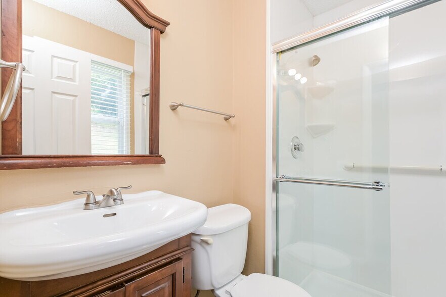Building Photo - 6950 Jamestown Way Dr