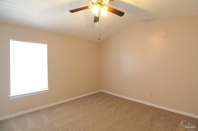 Building Photo - 3050 Belle Meade Dr