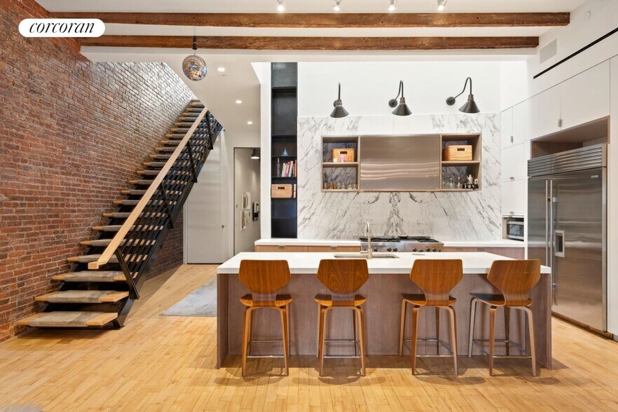 Building Photo - 363 Greenwich St