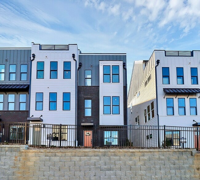 Primary Photo - 5027 Duchess Dr