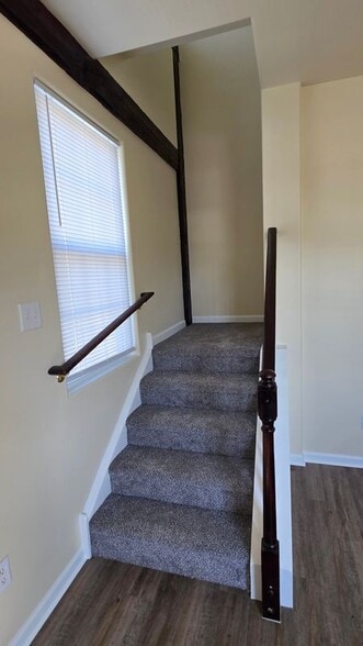 Building Photo - 225 Pemberton Rd