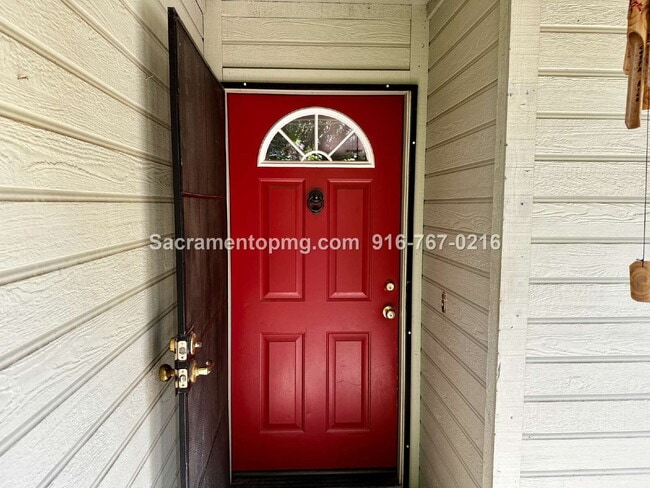 Building Photo - 1283 Live Oak Ln