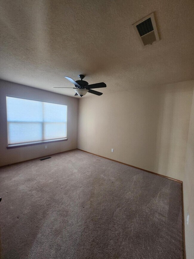 Building Photo - 13243 Silver Peak Pl NE