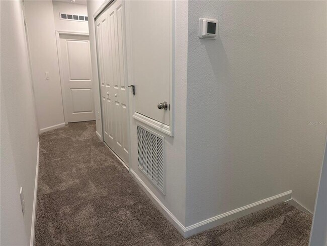 Building Photo - 2950 Savoir Ave