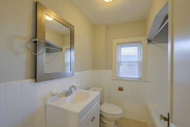 Building Photo - Modern End-Unit Townhome with Garage + Outdoor Space in SE DC