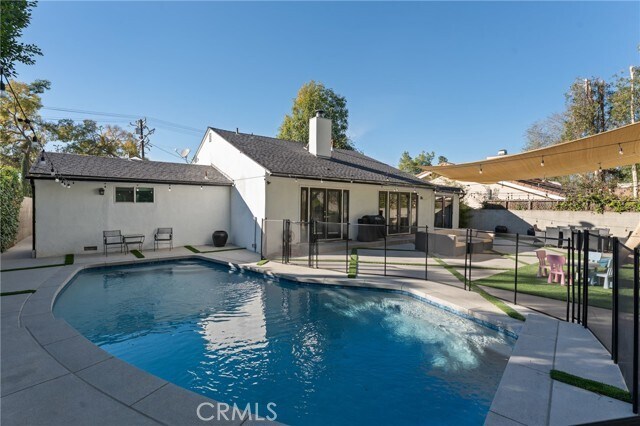 Building Photo - 5244 Vanalden Ave