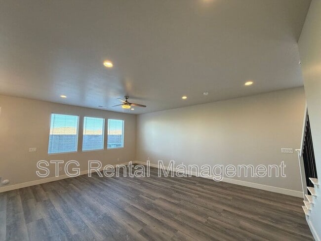 Building Photo - 1010 S 4380 W