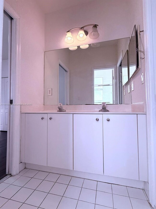 Building Photo - 8675 NW 109th Ct