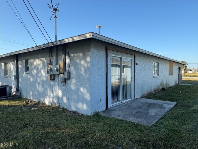 Building Photo - 727 SW 39th St