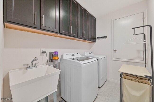 Building Photo - 8948 Cascade Price Cir