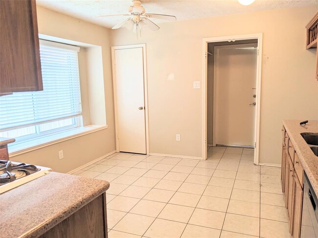 Building Photo - 1206 Three Forks Dr