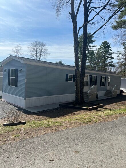 Building Photo - 17 Greenwood Dr