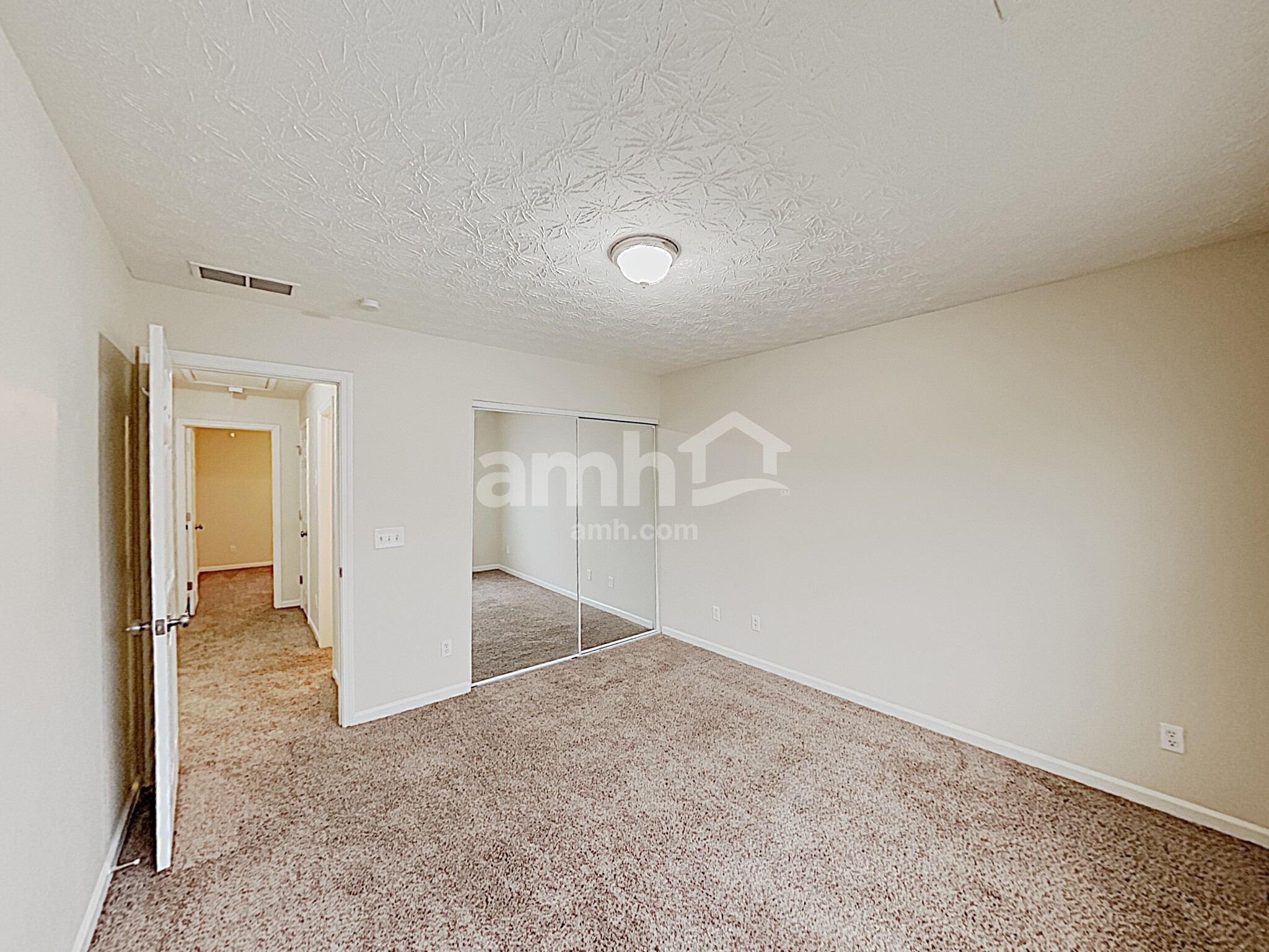 Building Photo - 327 Meadows Ln