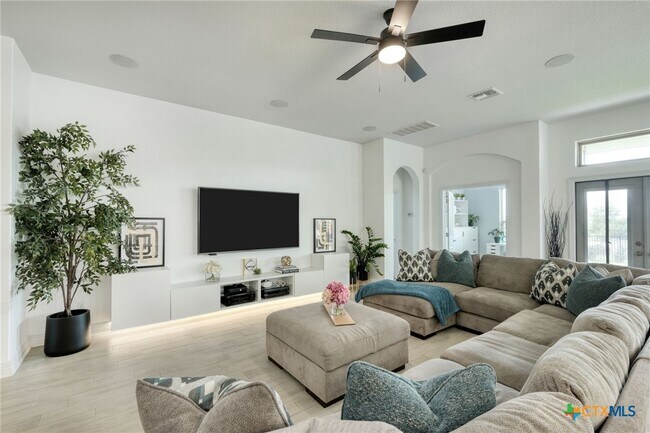 Building Photo - 2701 Rabbit Creek Dr