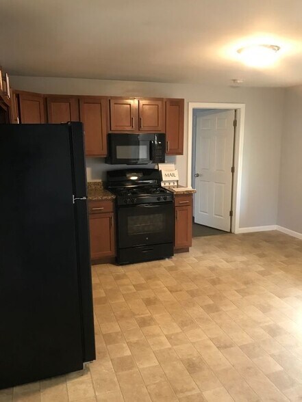 Building Photo - 19 Hobart St