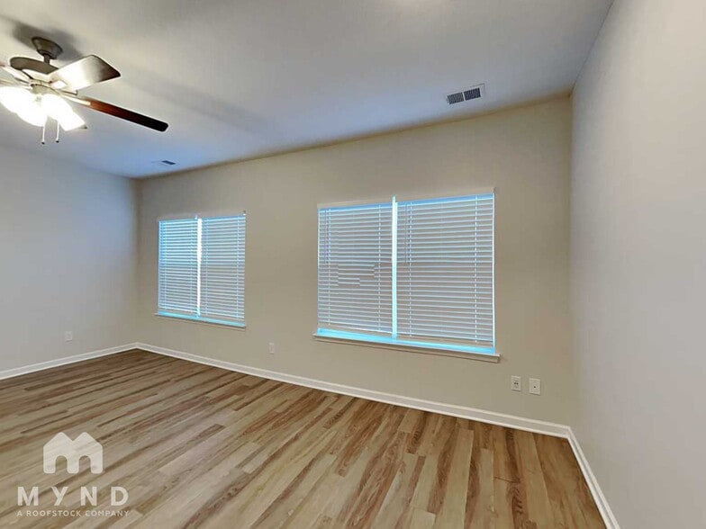 Building Photo - 302 Negri Ct