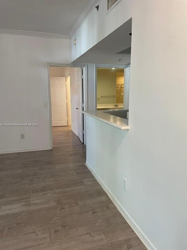 Building Photo - 3105 NE 184th St