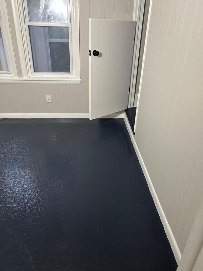 Building Photo - Newly Renovated 3BR Home – 2 Bathrooms – Spacious Layout