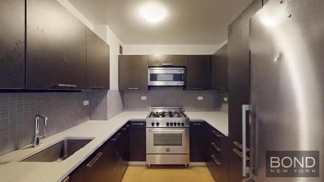 Primary Photo - 222 E 39th St