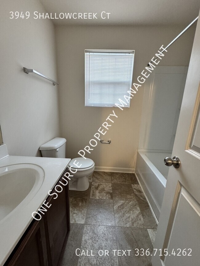 Building Photo - 3949 Shallowcreek Ct