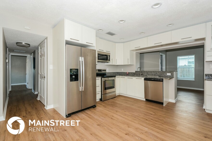 Building Photo - 2804 W Nassau St
