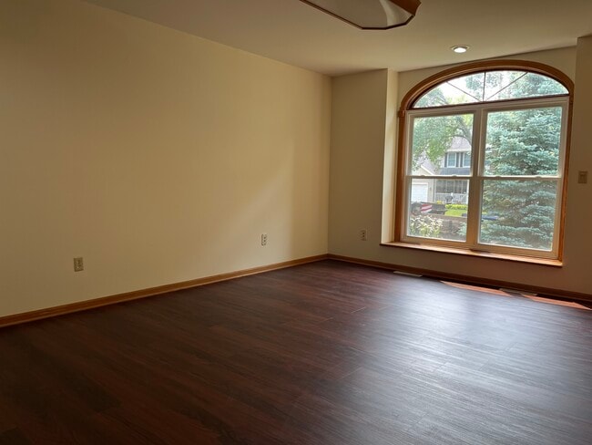 Building Photo - 5849 Oxbow Bend