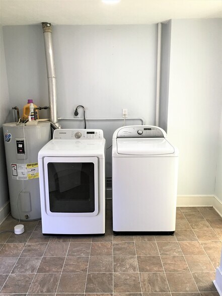 Building Photo - 25 W Boscawen St