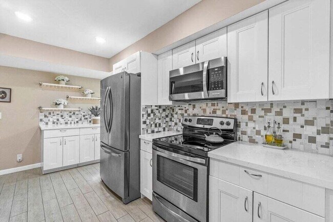 Building Photo - 5944 Forest Grove Dr