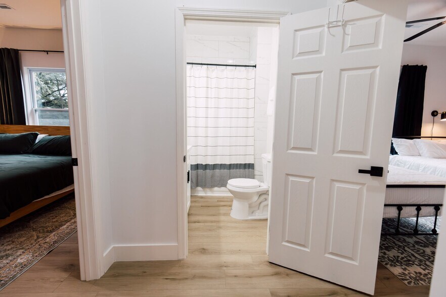 Building Photo - 215 Kerr Ave