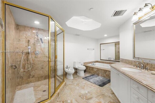 Building Photo - 9559 Collins Ave