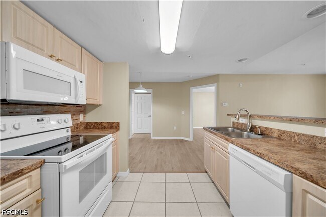 Building Photo - 1767 Four Mile Cove Pkwy