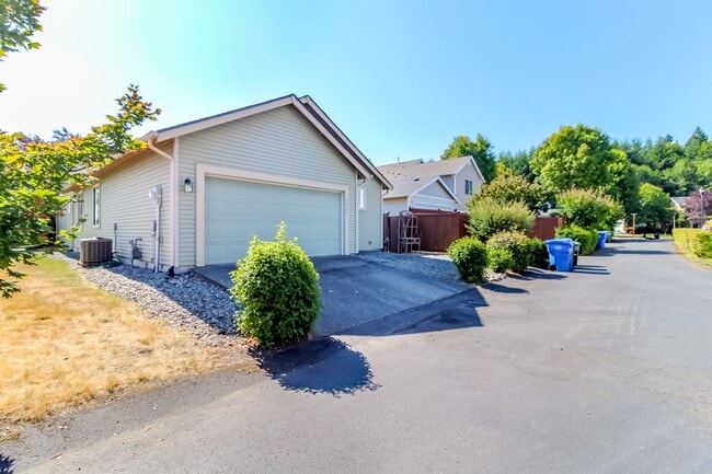 Building Photo - Fantastic DuPont Rambler with AC and Sprinkler System