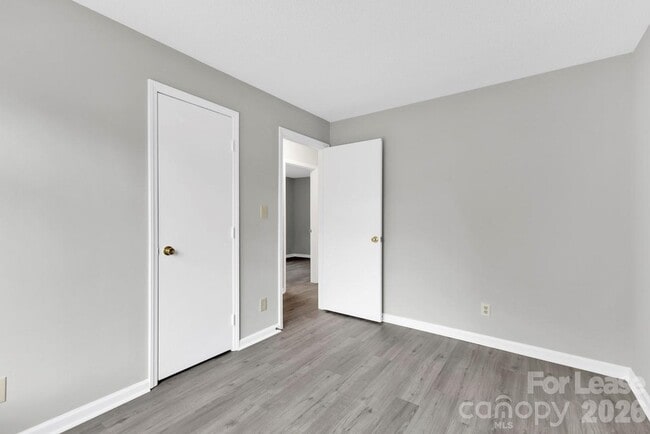 Building Photo - 9531 University Terrace Dr