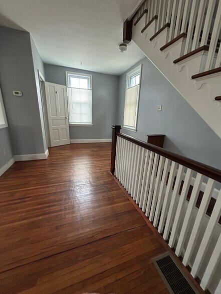 large living room - 2071 Tulpehocken Rd