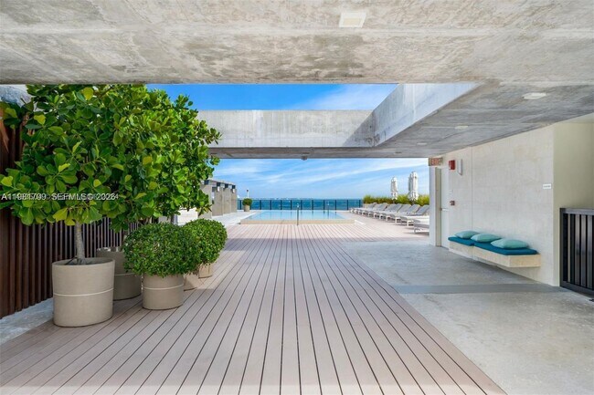 Building Photo - 3581 E Glencoe St