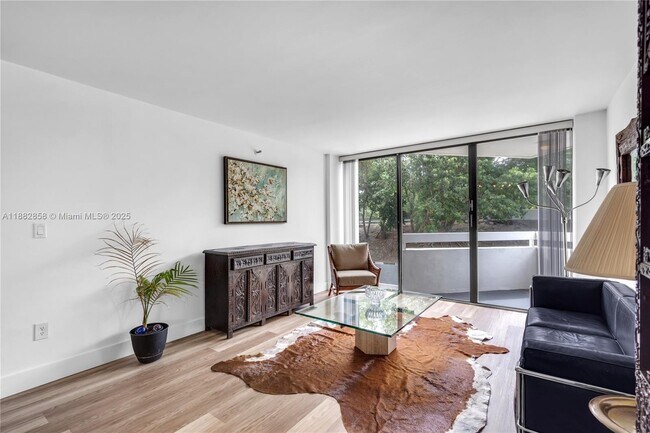 Building Photo - 2501 Brickell Ave