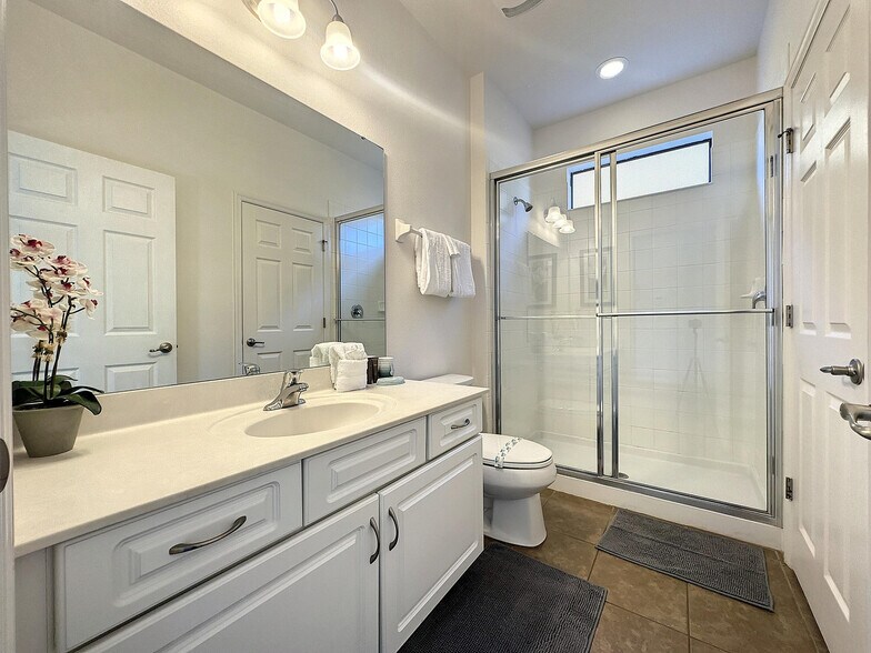 Building Photo - 2613 Rosemont Cir