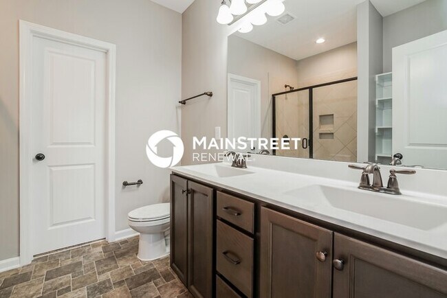 Building Photo - 3 Bedroom Pet-Friendly Home in Youngsville...