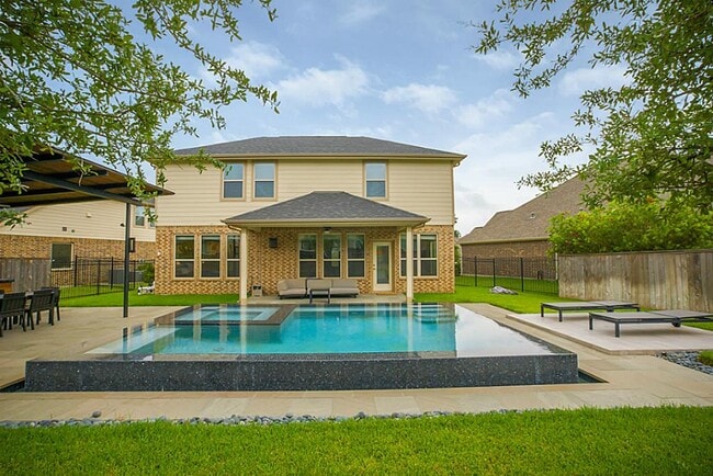 Building Photo - 63 Deer River Cir