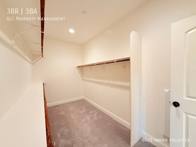 Building Photo - 8429 Amber Vly Ln