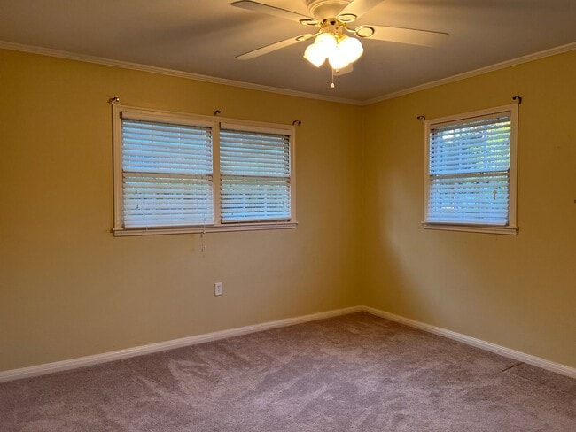Building Photo - Single Family Home