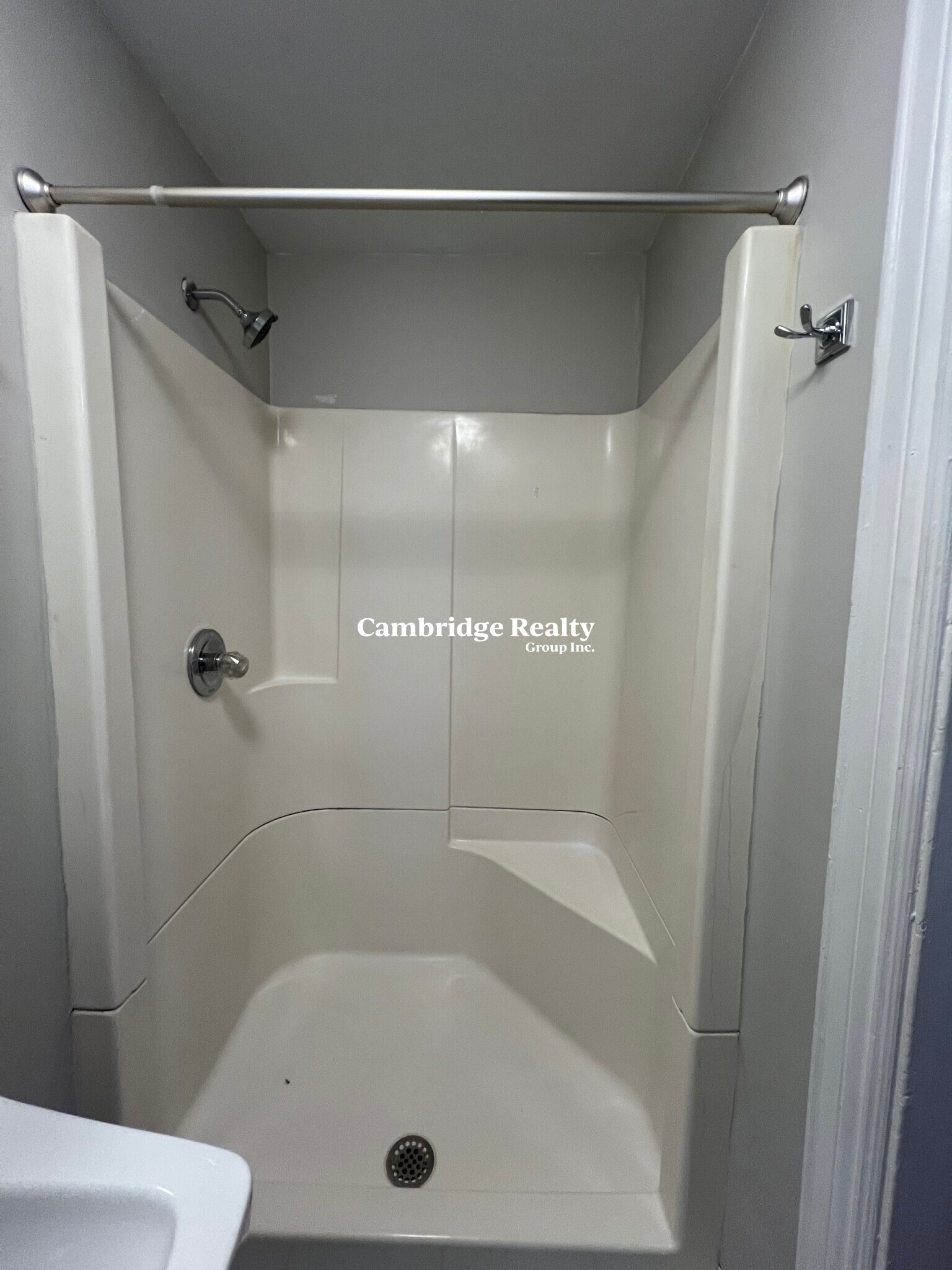 Building Photo - 64 Dana St