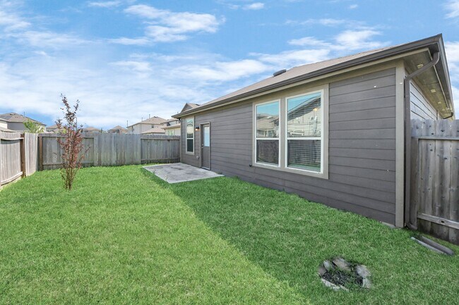 Building Photo - 14626 Sierra Garden Dr