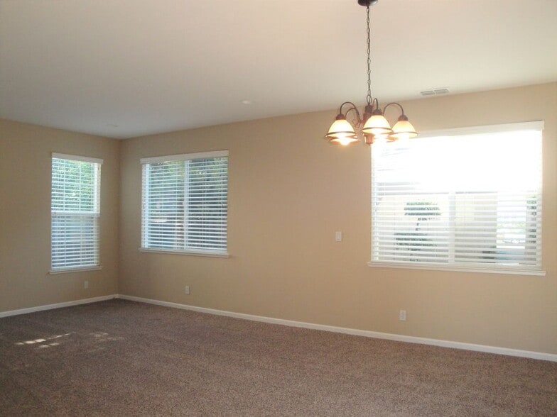 Building Photo - 140 Nabor Ct